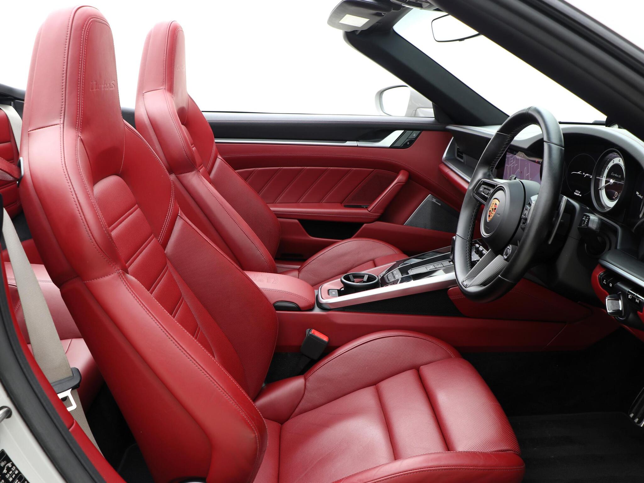 Porsche 911 view 38