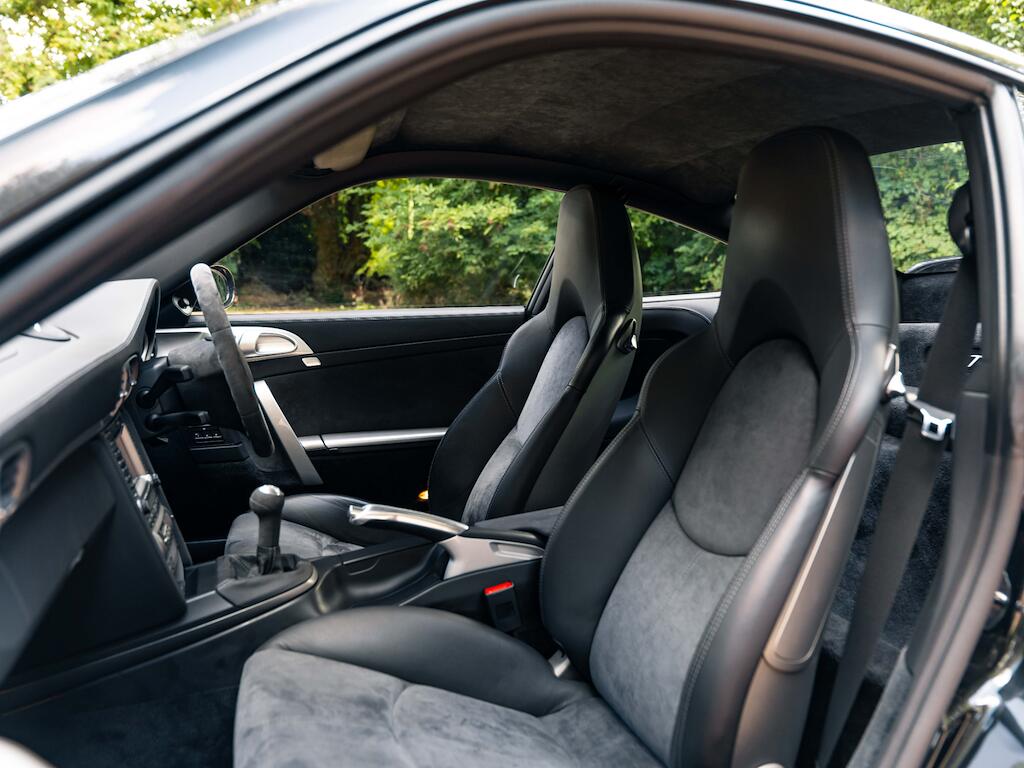 Porsche 911 view 23