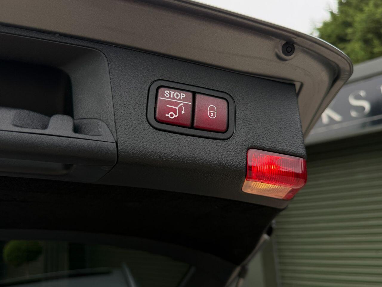 Mercedes-Benz C Class view 40