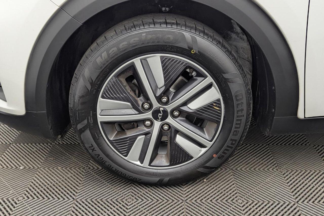 Kia Niro view 50