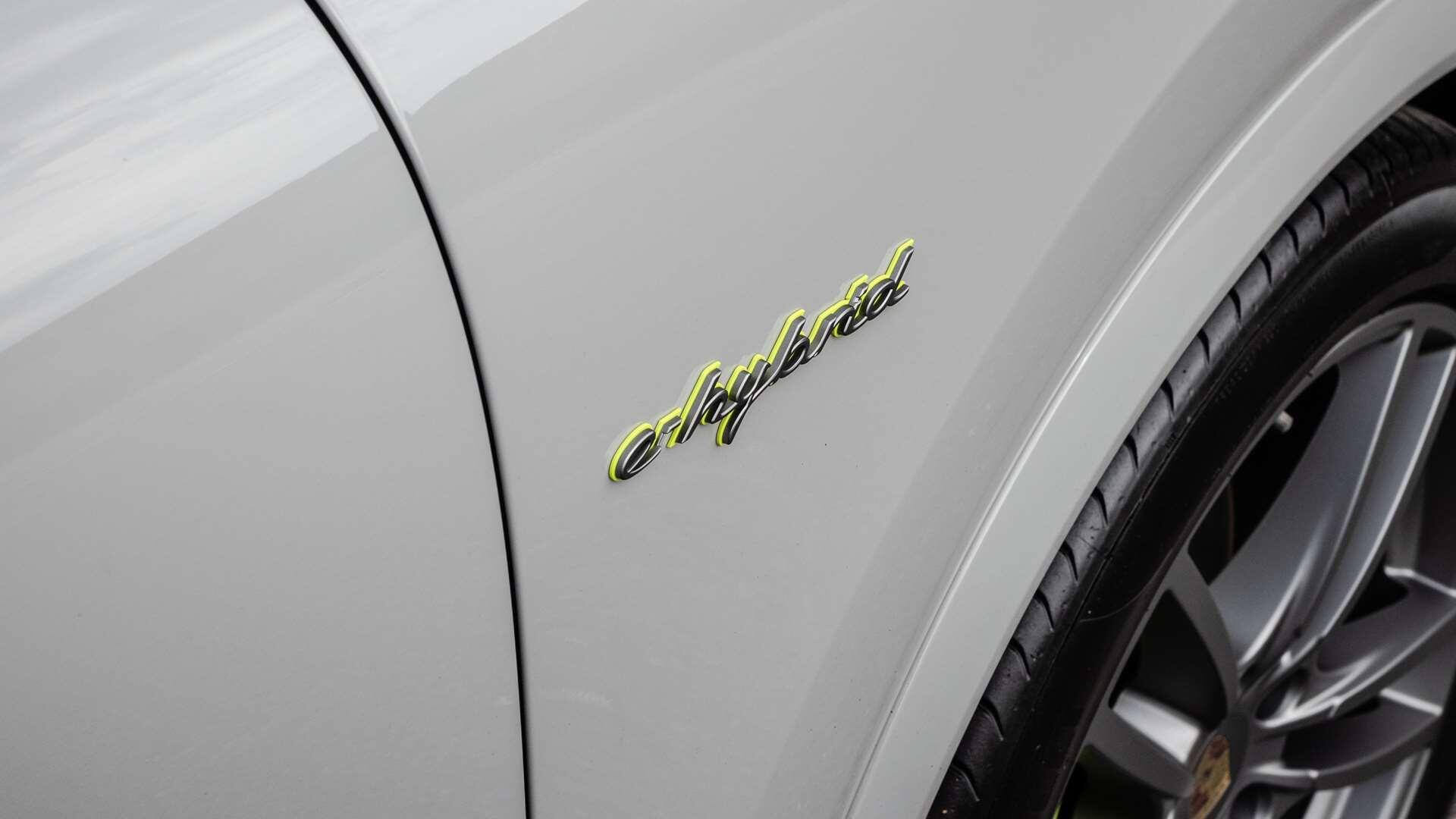 Porsche Cayenne view 39