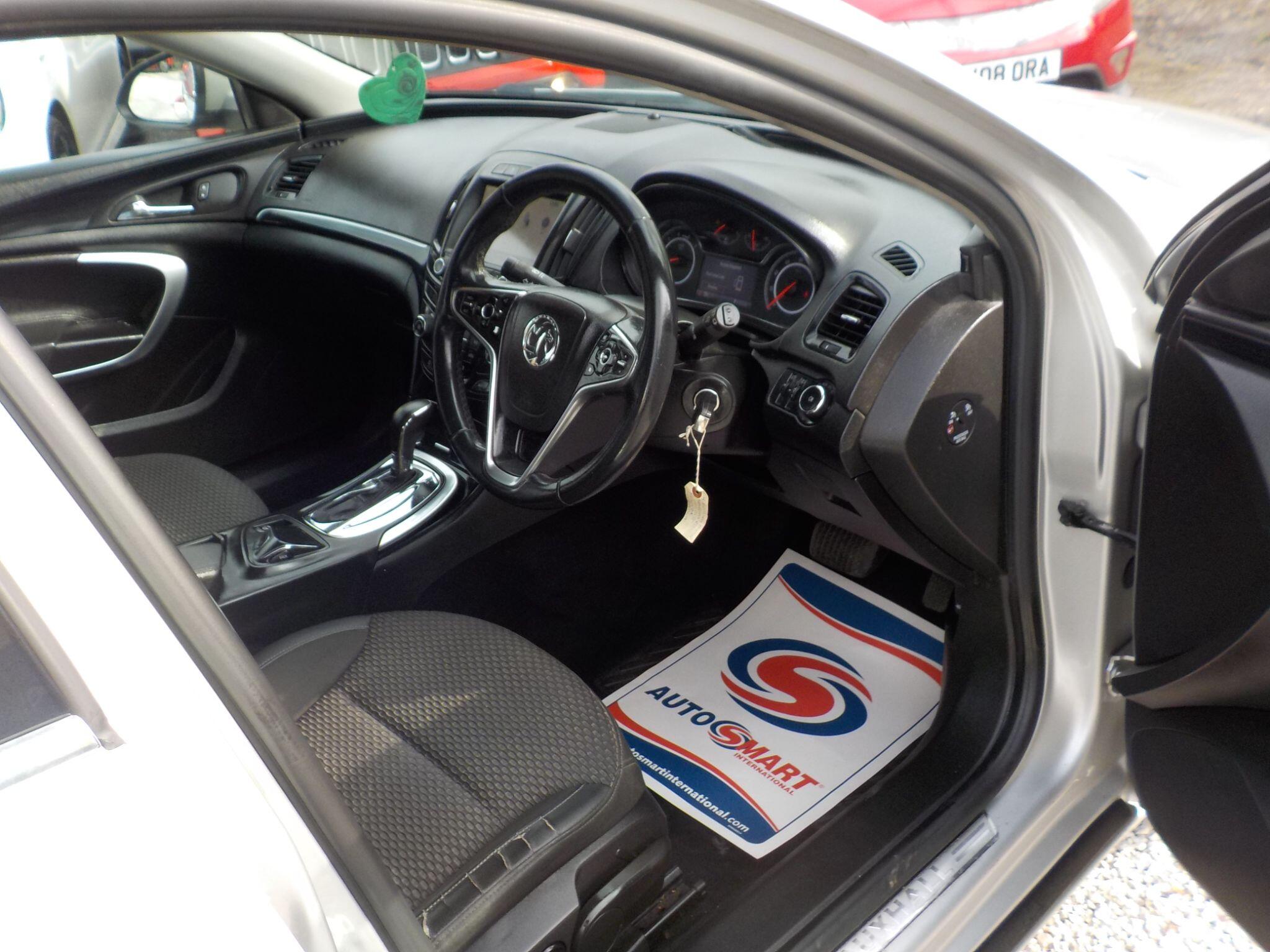 Vauxhall Insignia 2.0 CDTi Tech Line Auto Euro 5 5dr