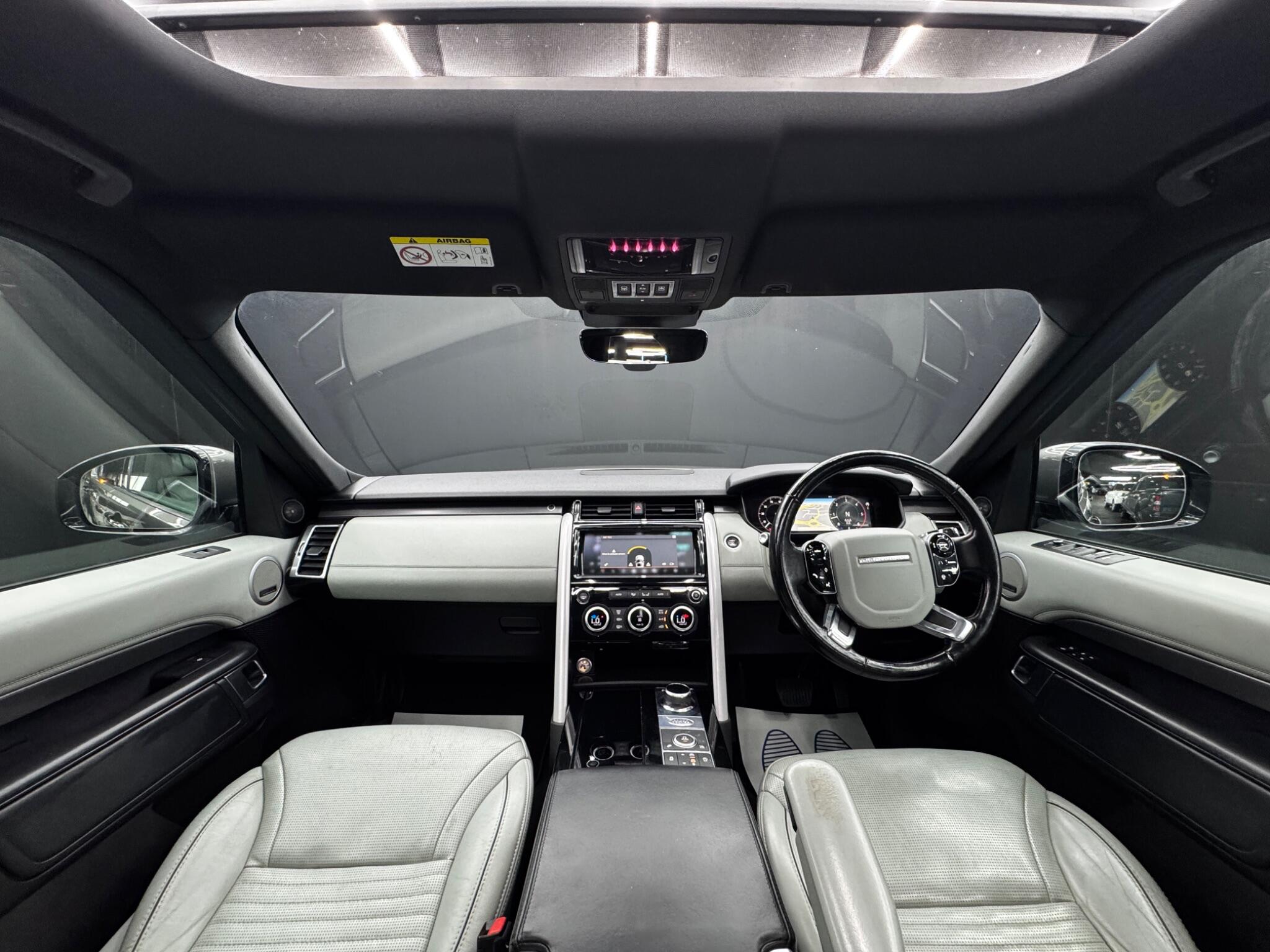 Land Rover Discovery view 18