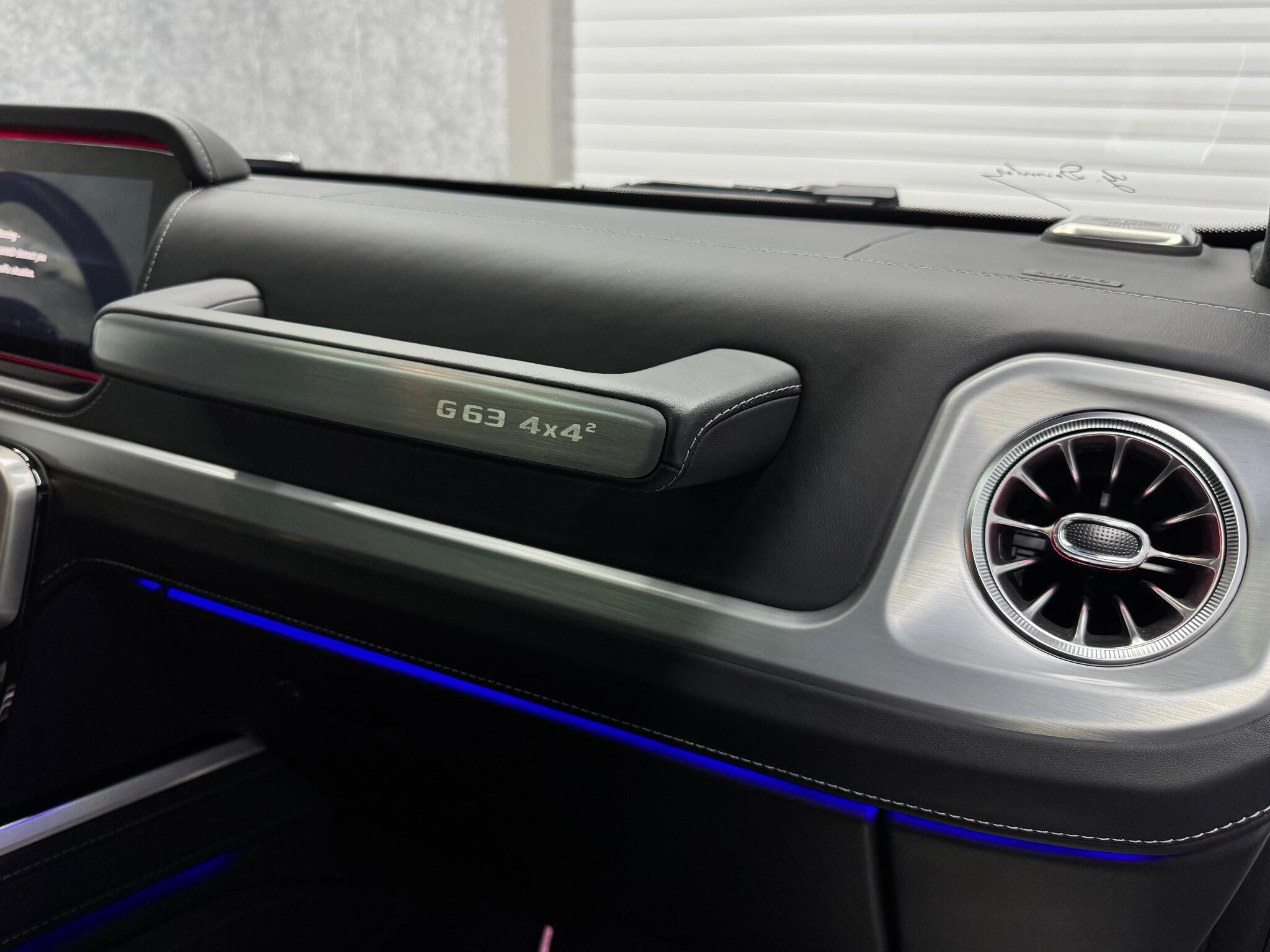 Mercedes-Benz G-Class view 22