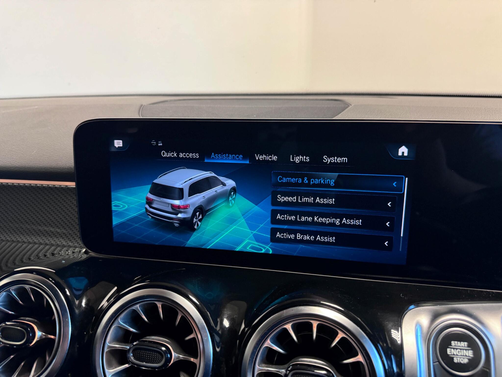 Mercedes-Benz GLB view 52