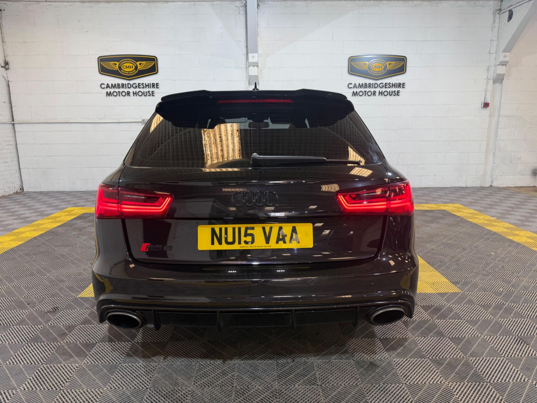Audi RS6 view 12