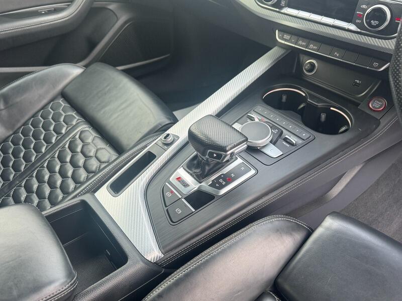 2018 Audi RS4 Avant image 34