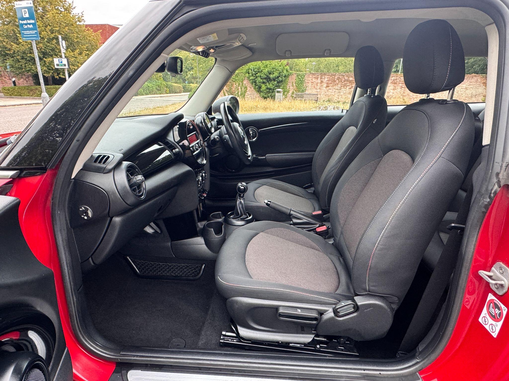 2015 MINI Hatch 1.2 One Euro 6 (s/s) 3dr • 114,000 miles image 24