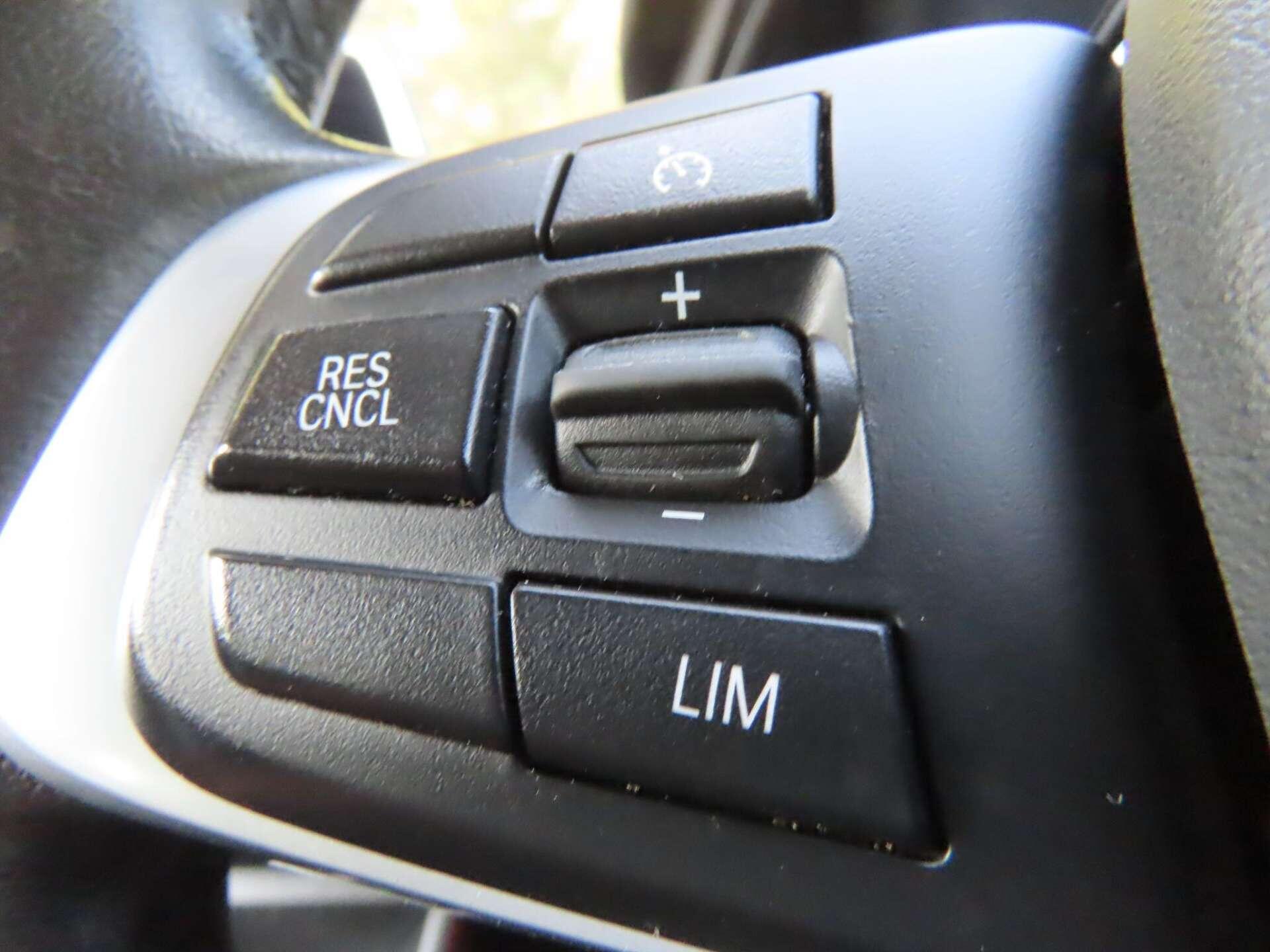 BMW 2 Series view 14