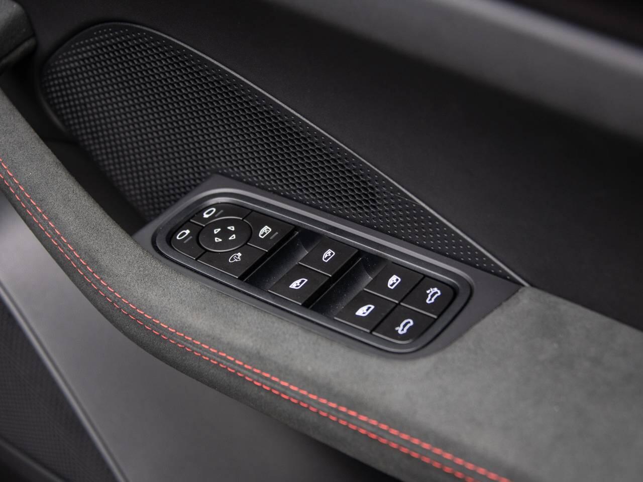 Porsche Macan view 36