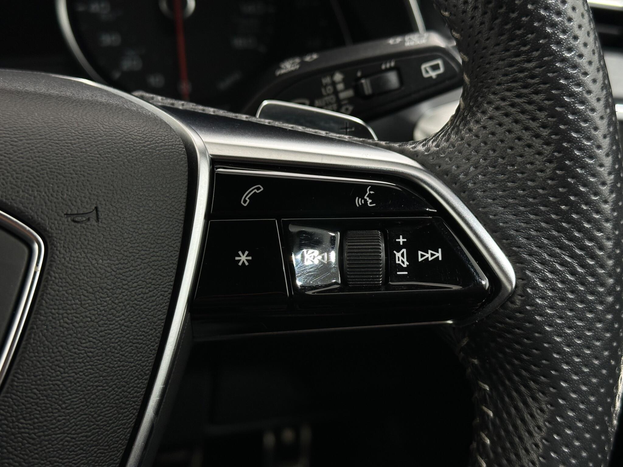Audi A6 view 16