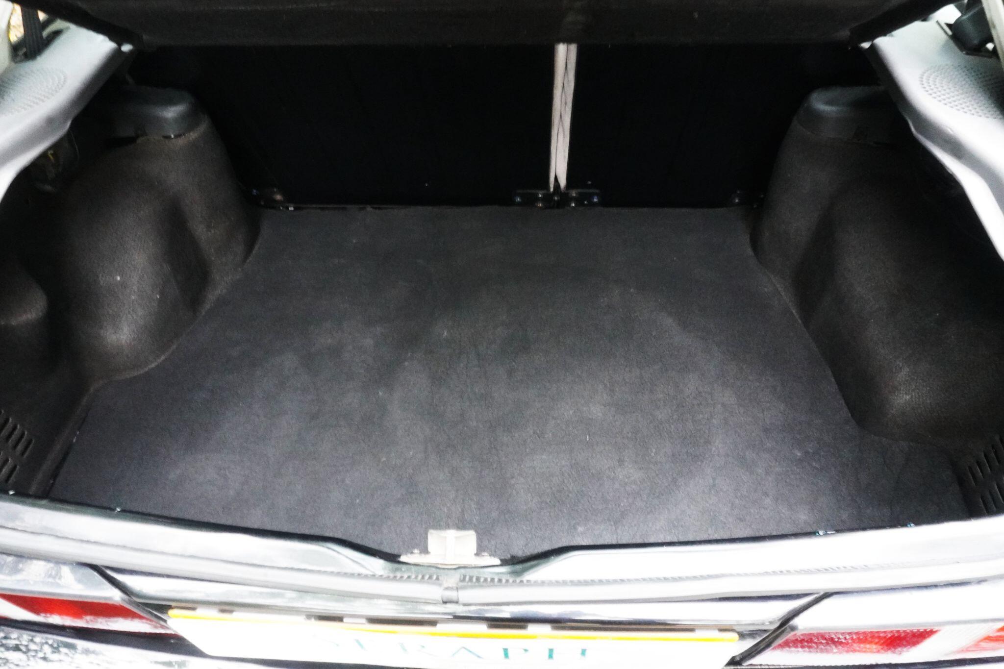 Ford Escort view 64