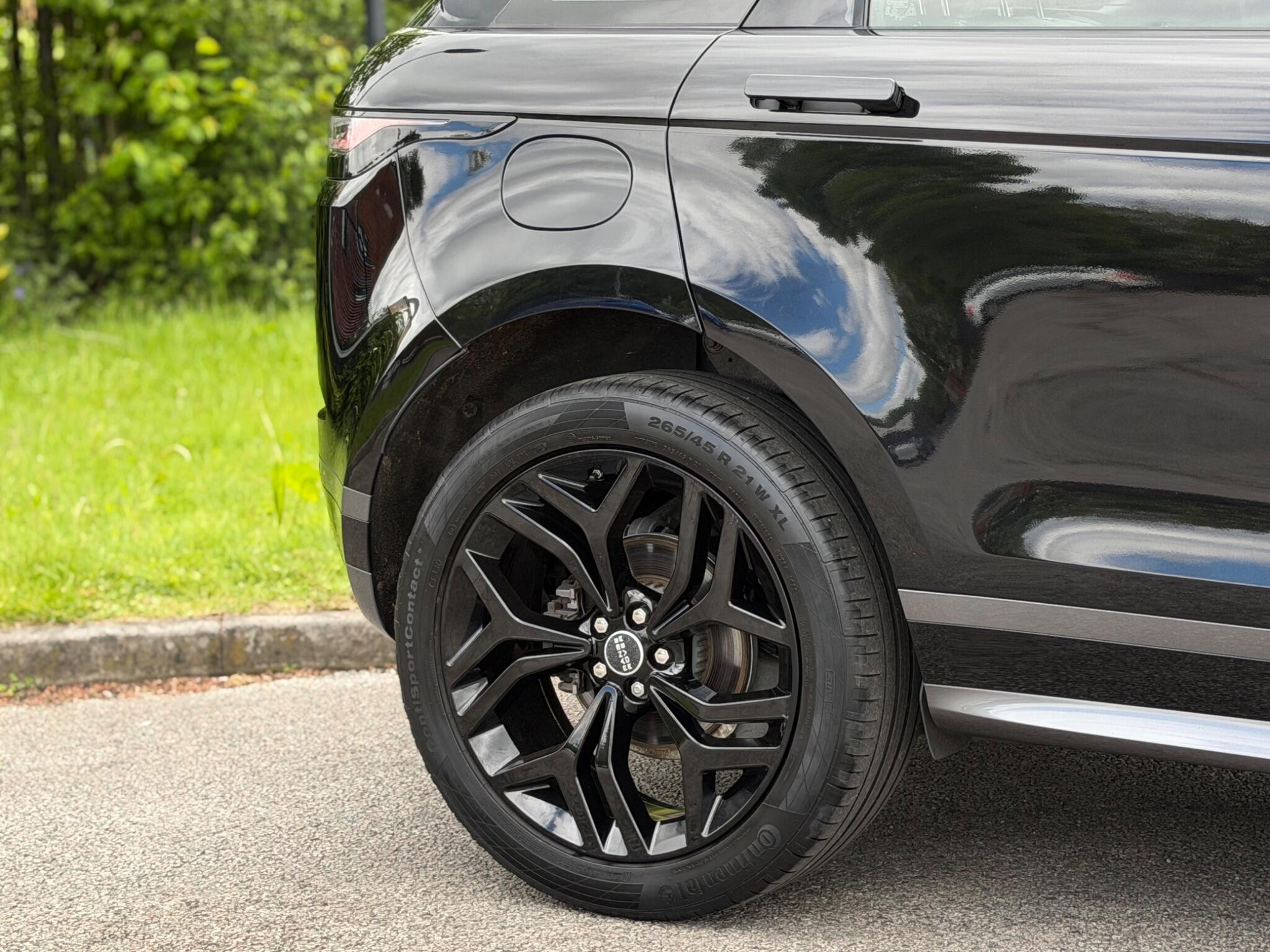 Land Rover Range Rover Evoque view 26