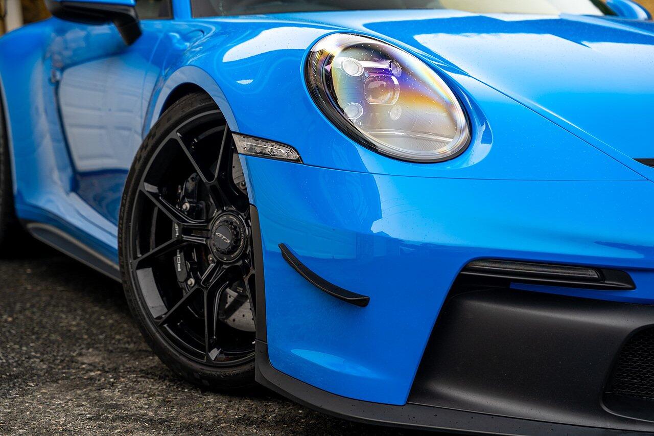 Porsche 911 view 26