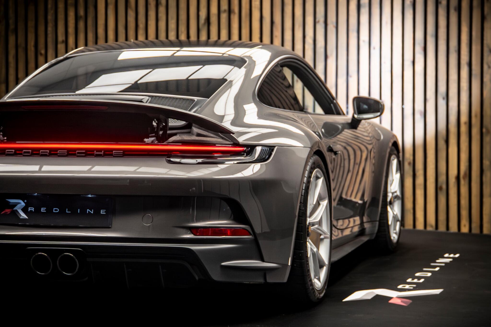 Porsche 911 view 21