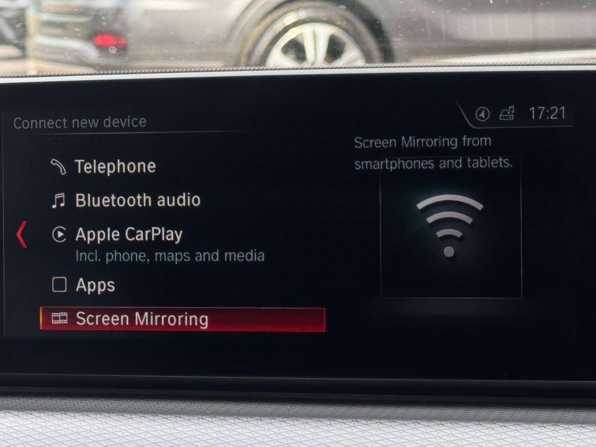 BMW 5 Series view 20