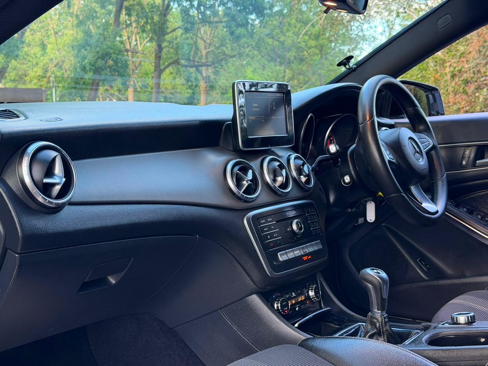 Mercedes-Benz CLA view 11