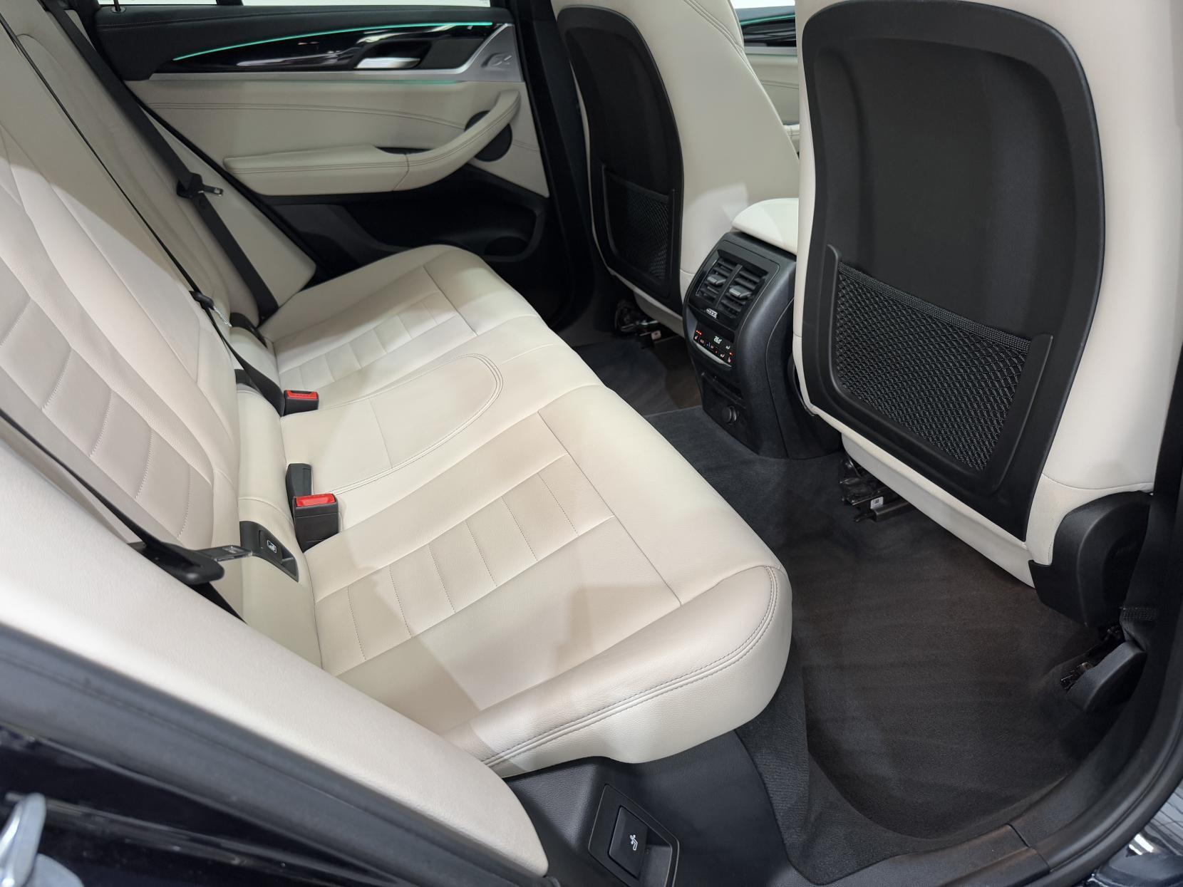 BMW X4 view 60