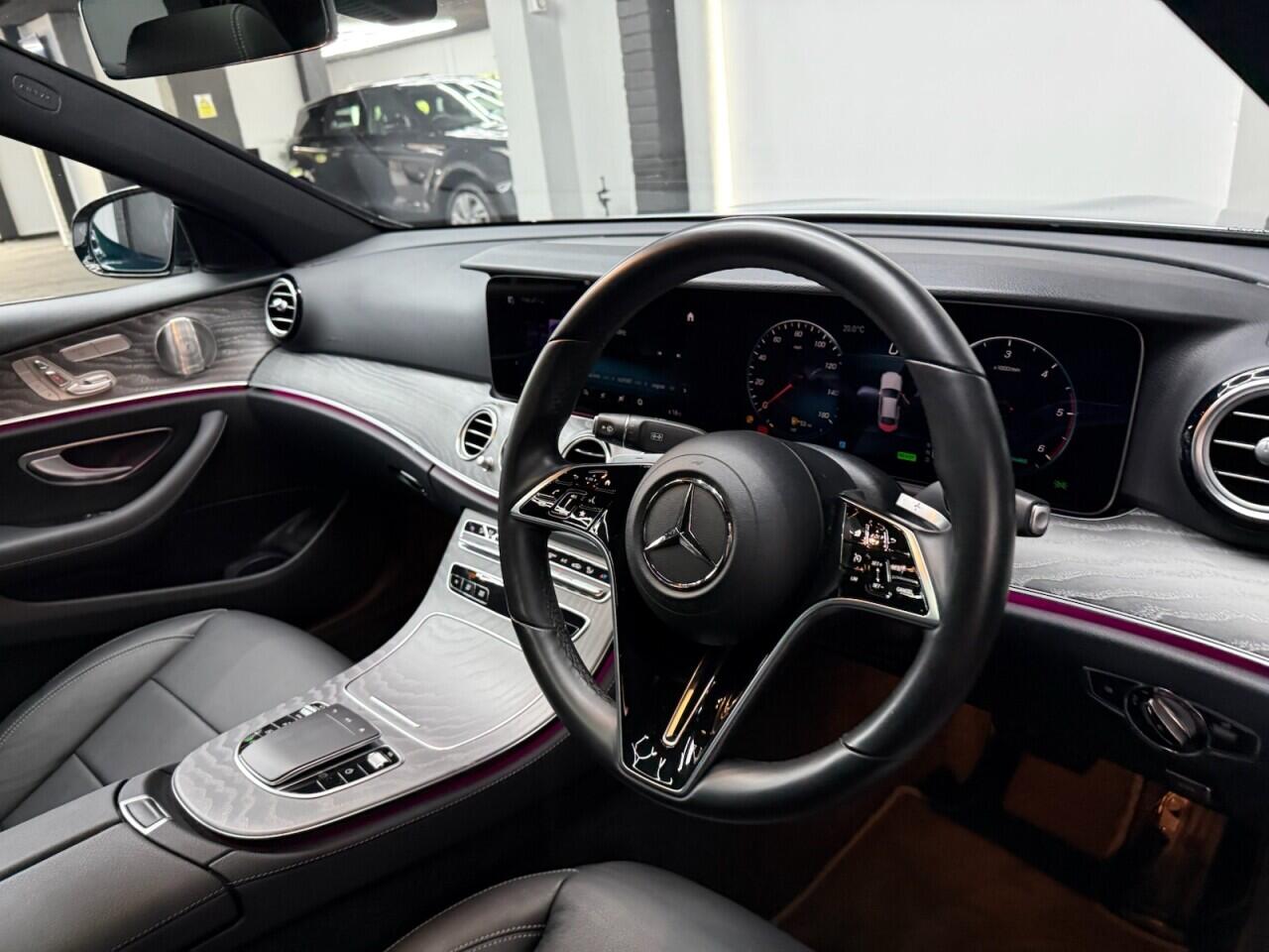 Mercedes-Benz E-Class view 38