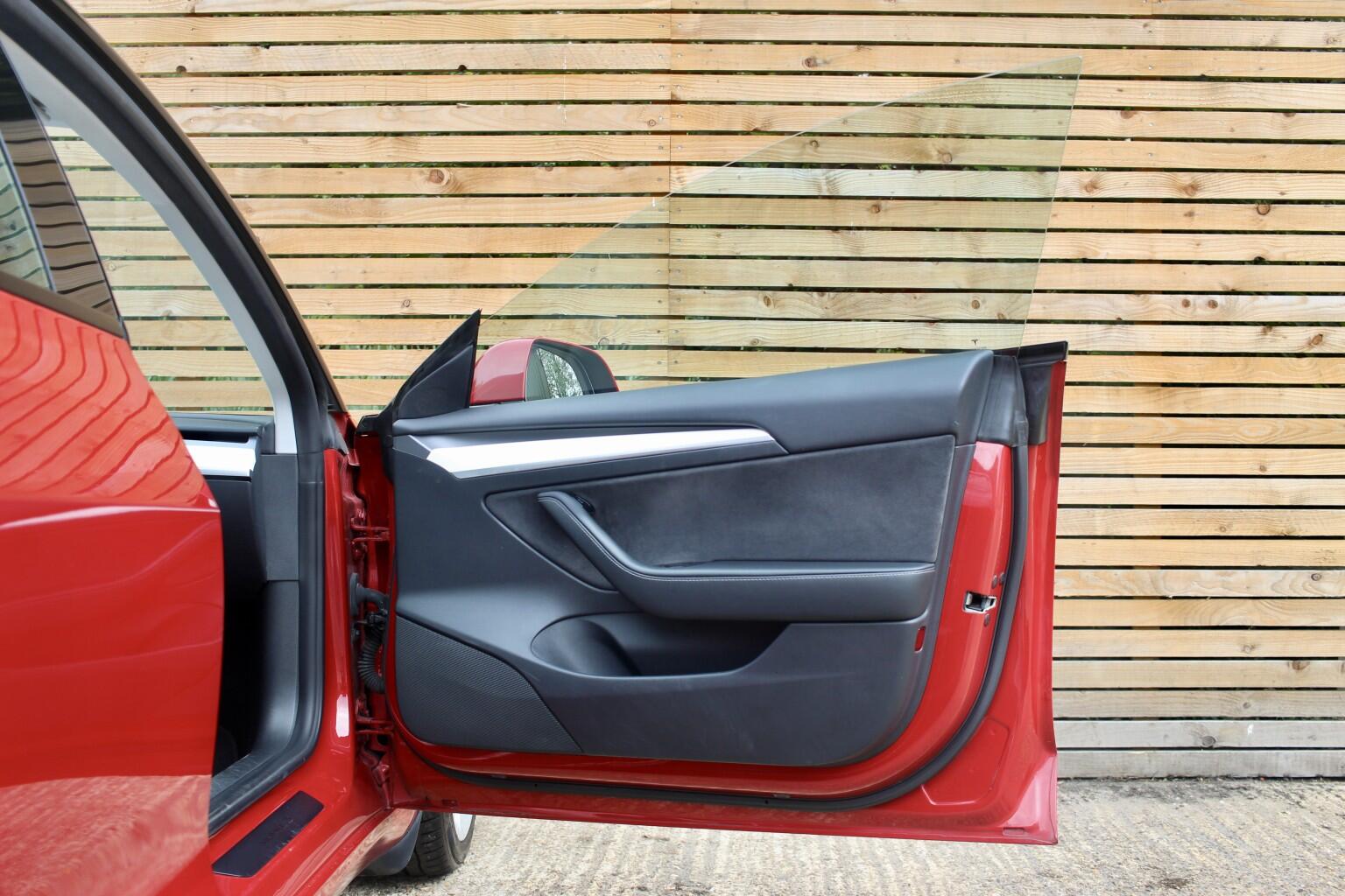 Tesla Model 3 view 32