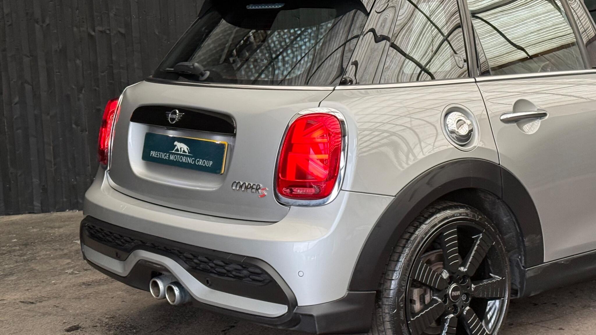 Mini Hatch view 15