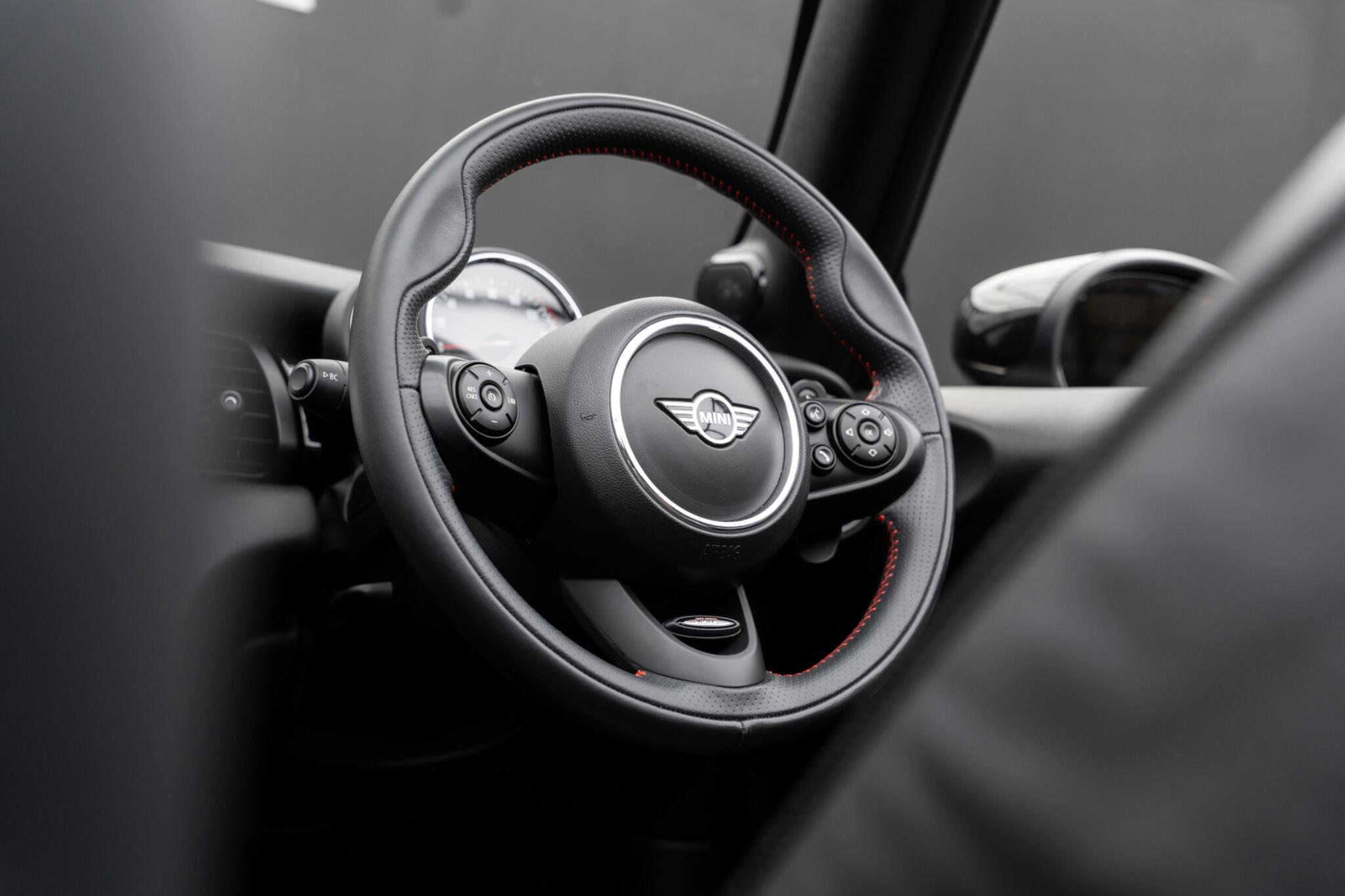 MINI Convertible view 45