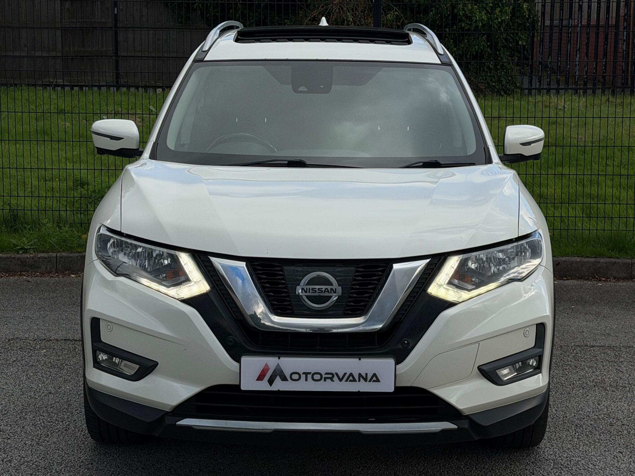 Nissan X-Trail view 2