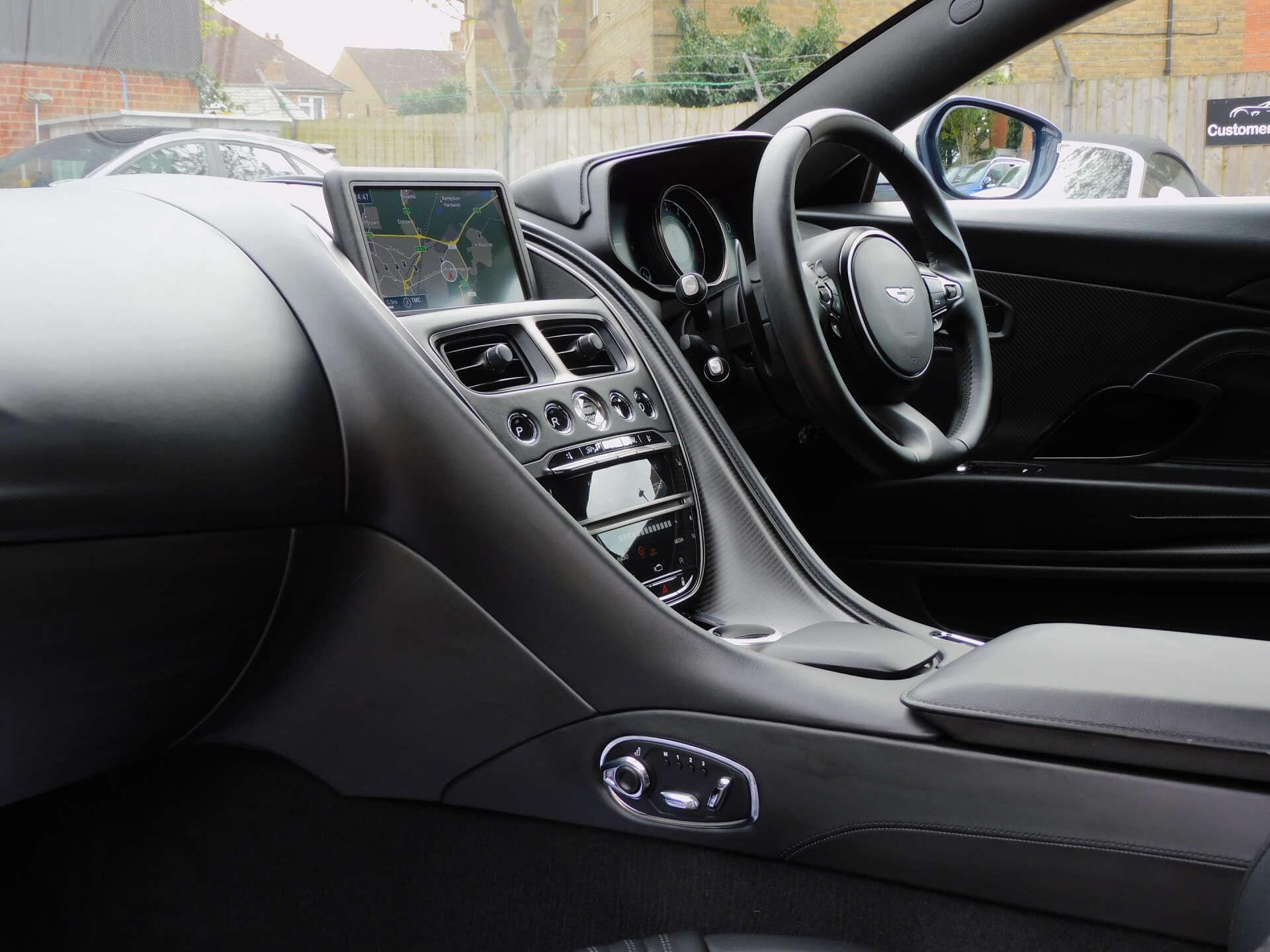 Aston Martin DB11 view 31