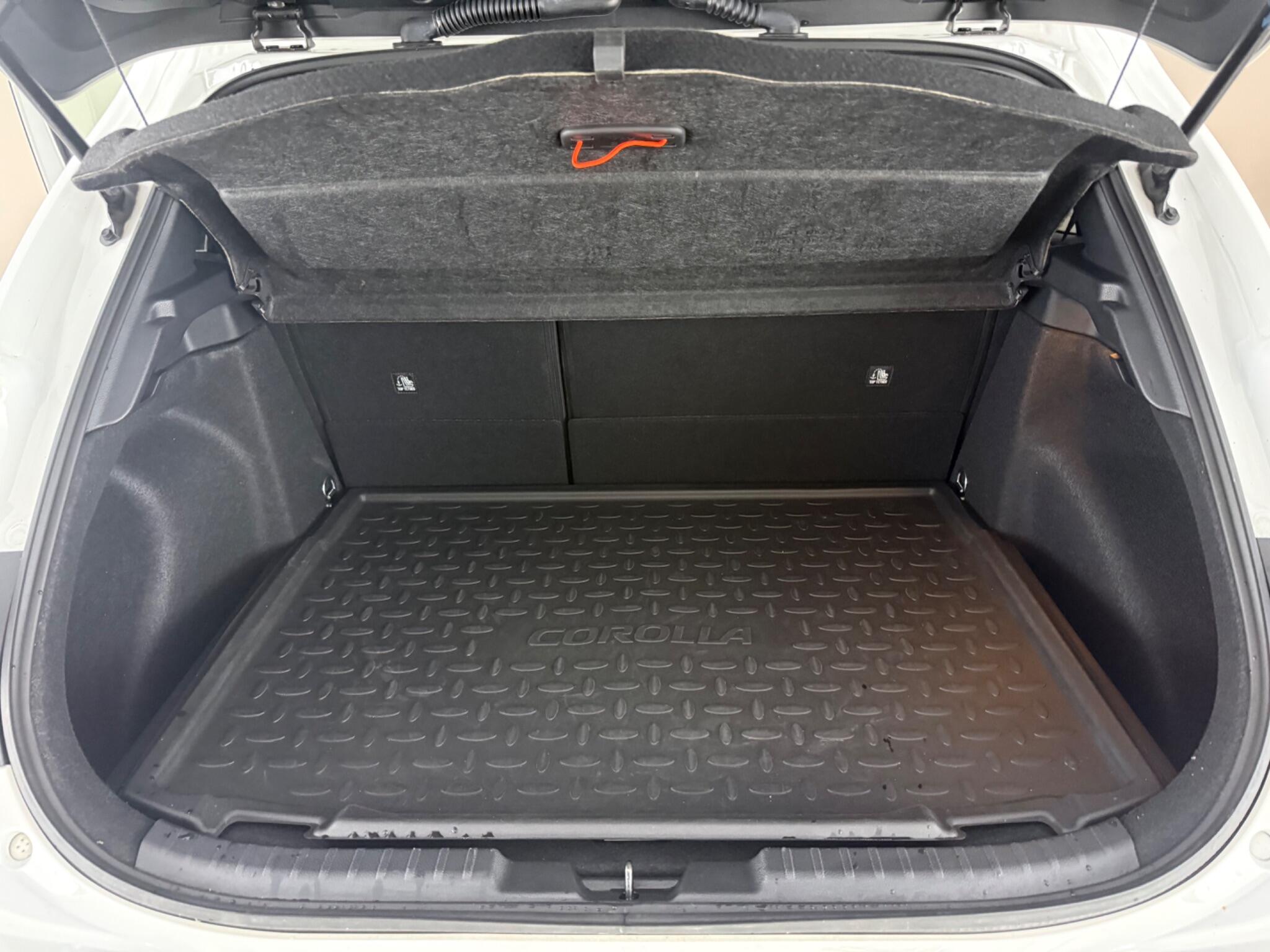 Toyota Corolla view 9