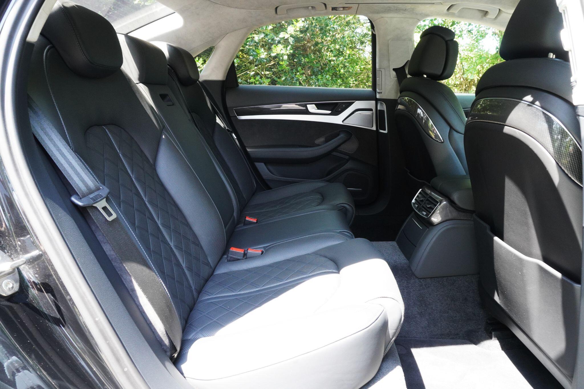 Audi S8 view 44