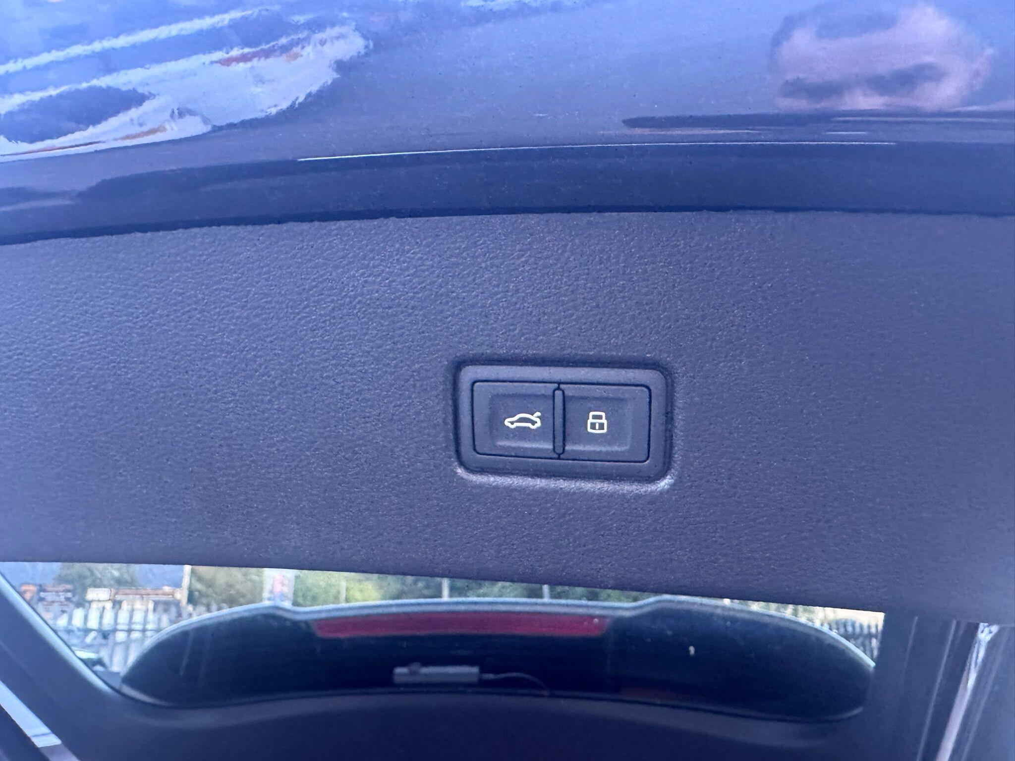 Audi SQ5 view 26