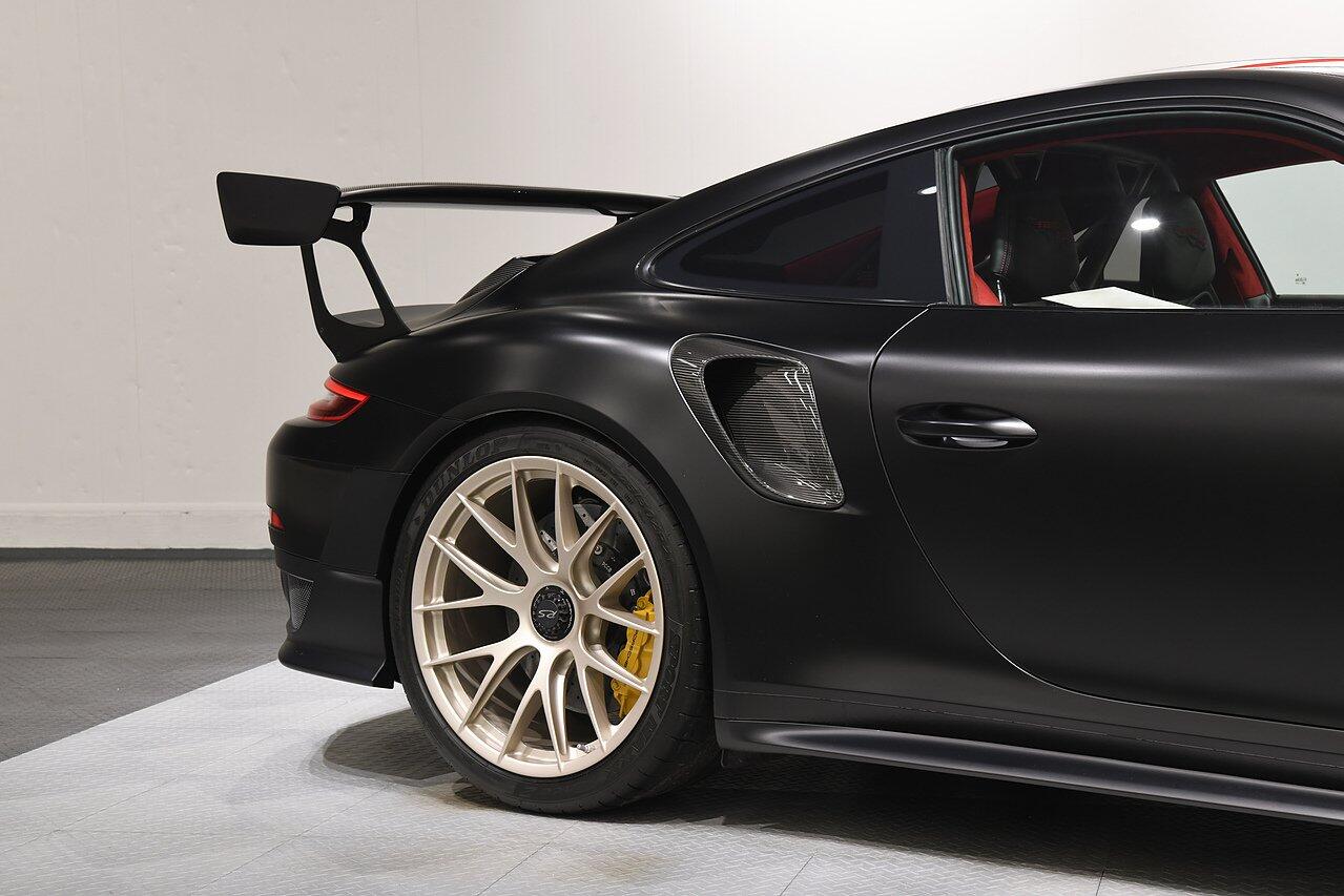 Porsche 911 view 49