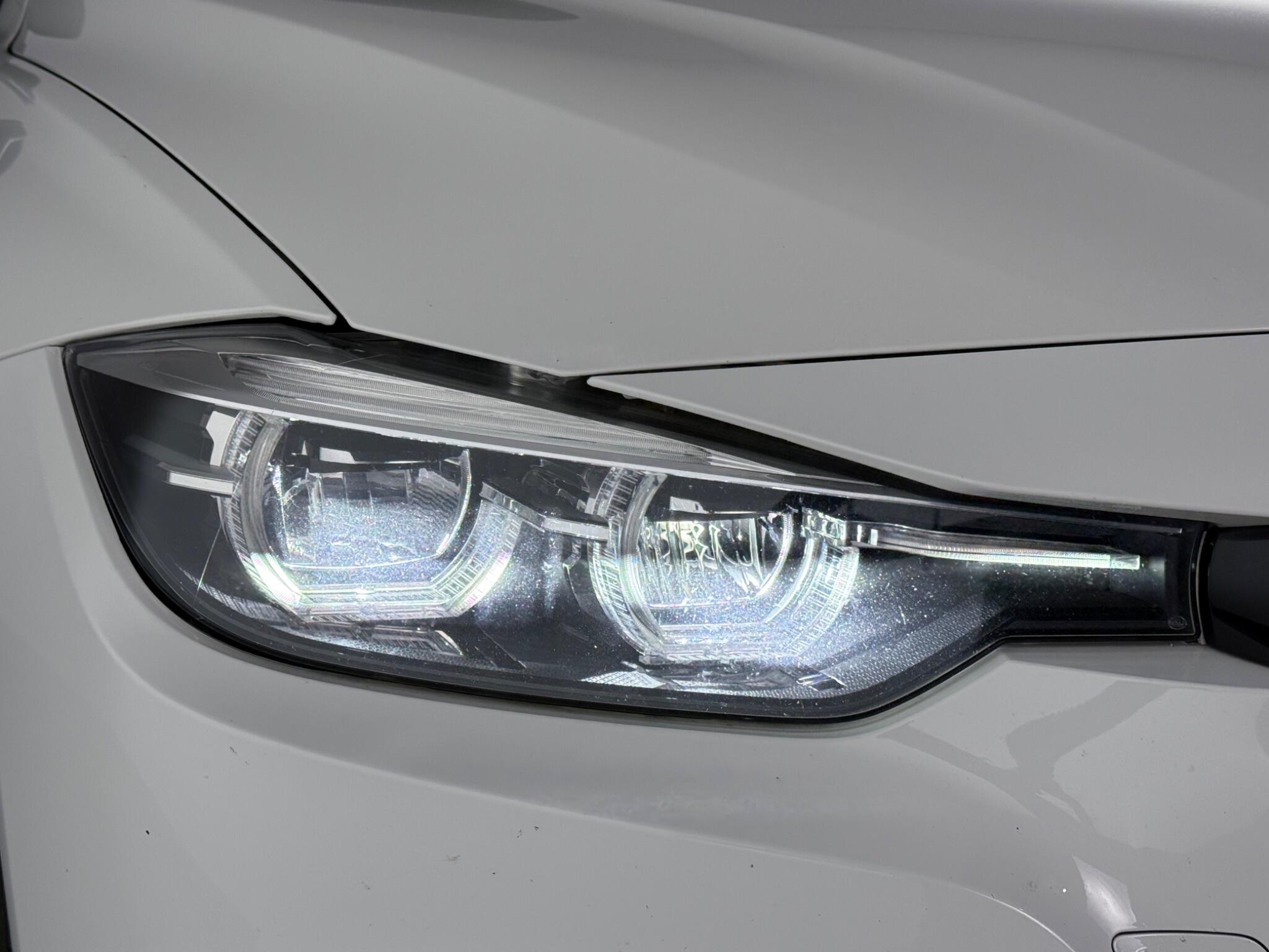 BMW 3 Series view 4