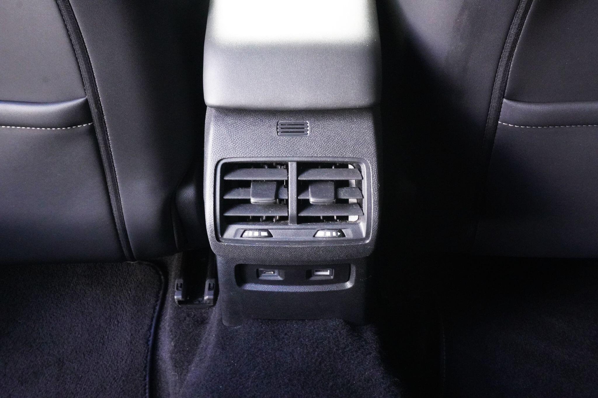 Citroen e-C4 view 59