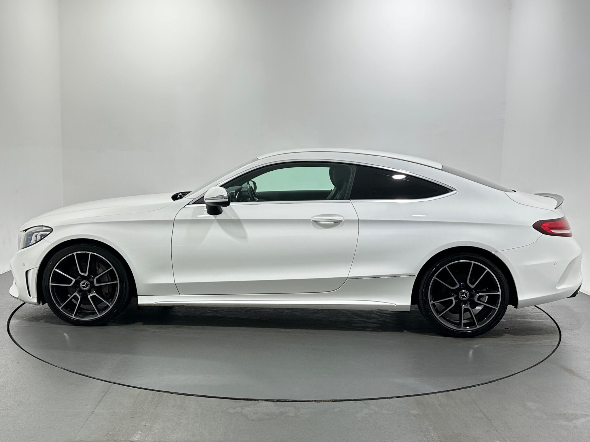 Mercedes-Benz C-Class view 5