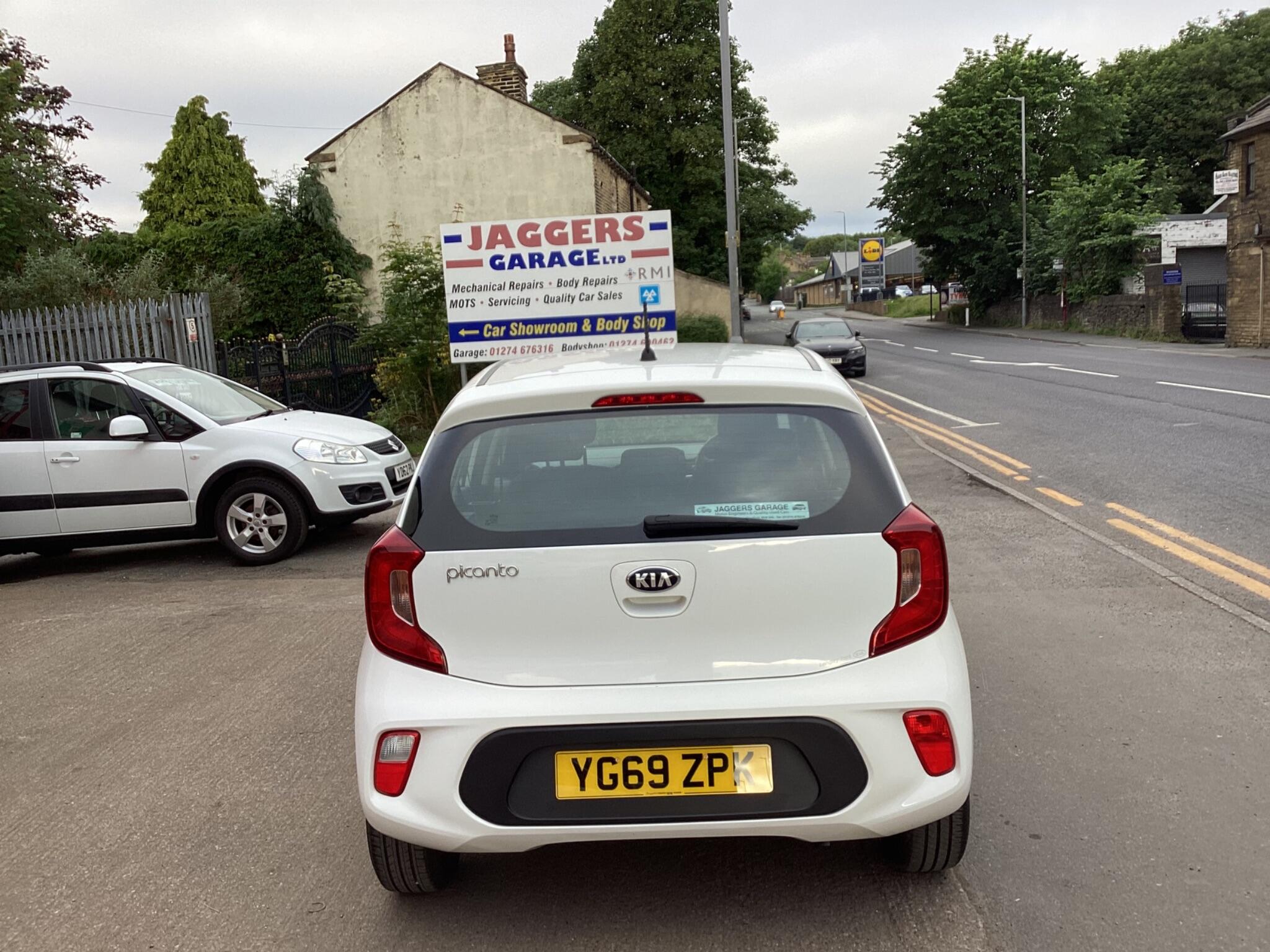 Kia Picanto view 9