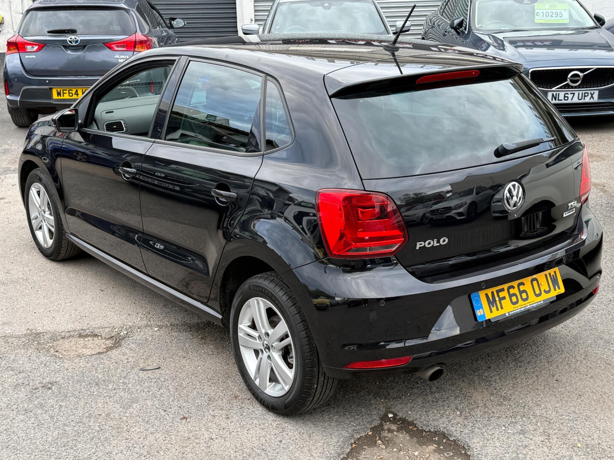 Volkswagen Polo - Image 14