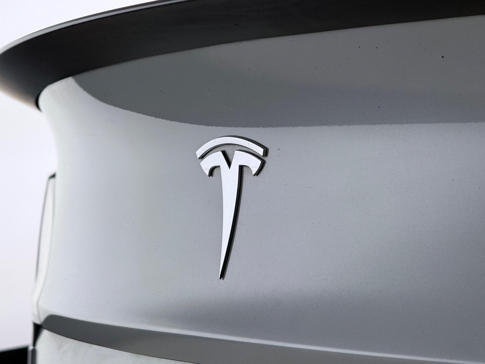 Tesla Model 3 view 10