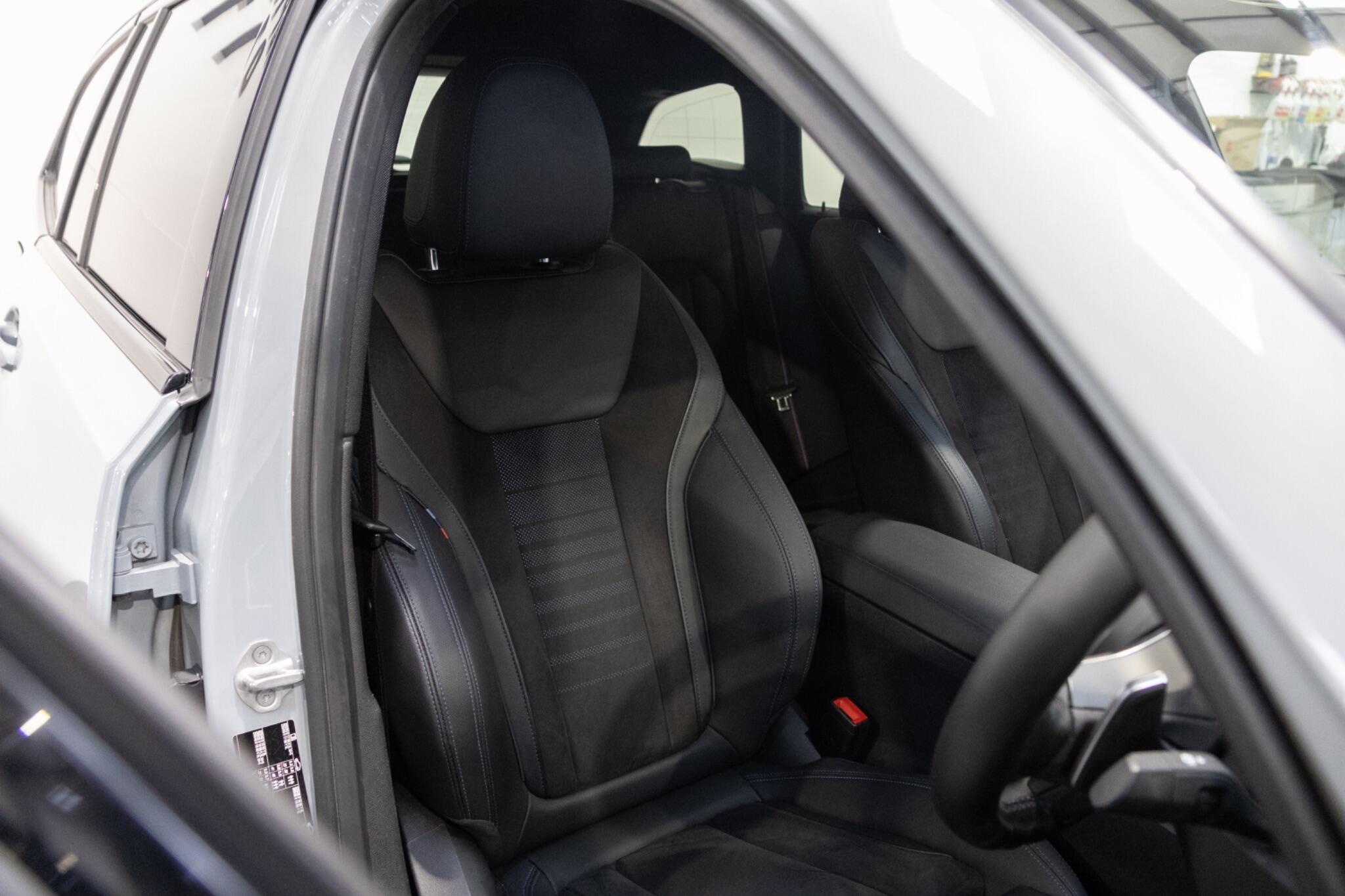 BMW 3 Series view 44