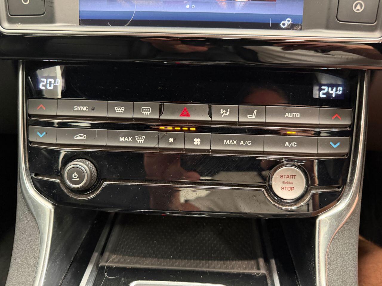 Jaguar Xe view 39