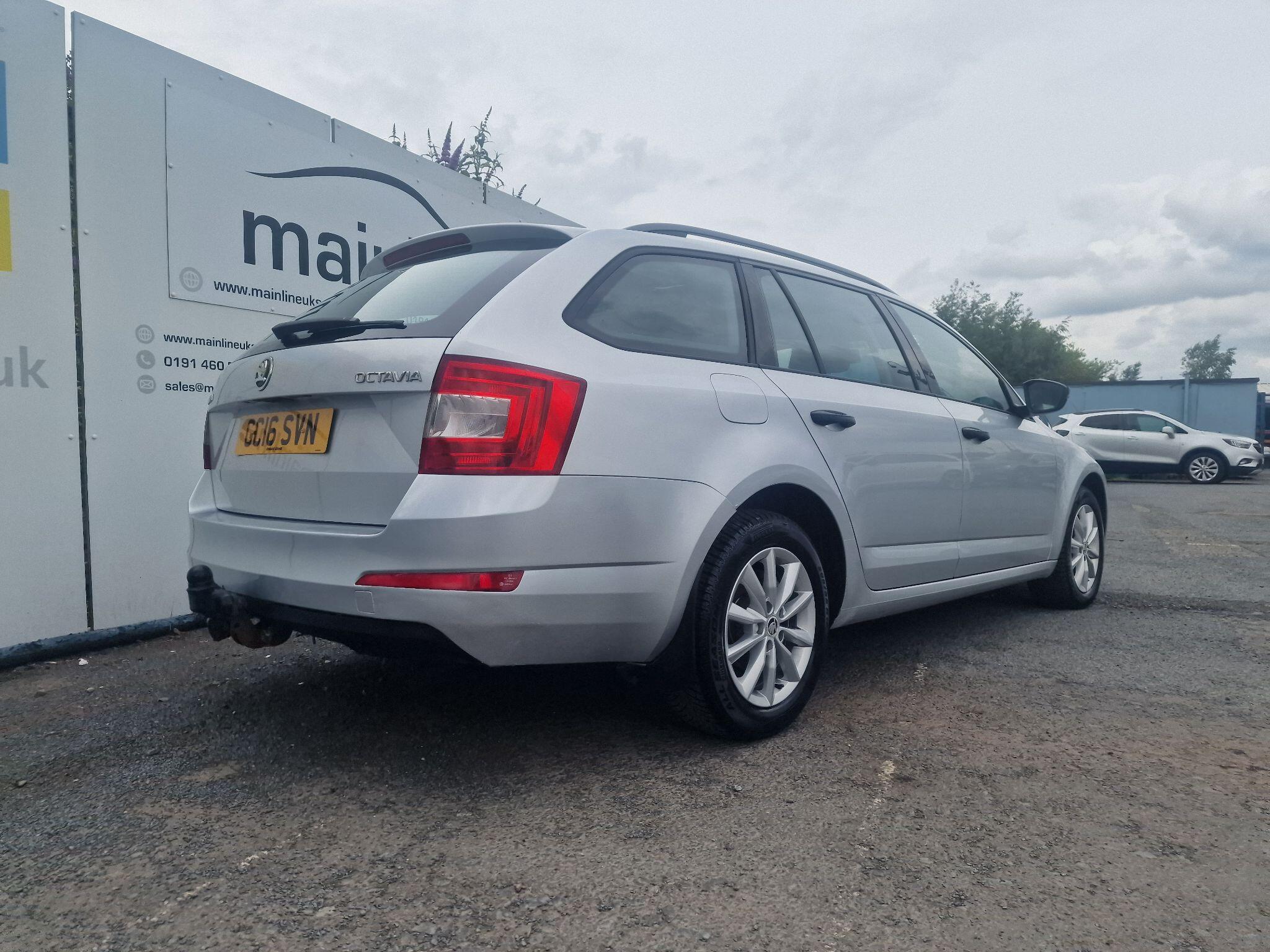 Skoda Octavia view 38