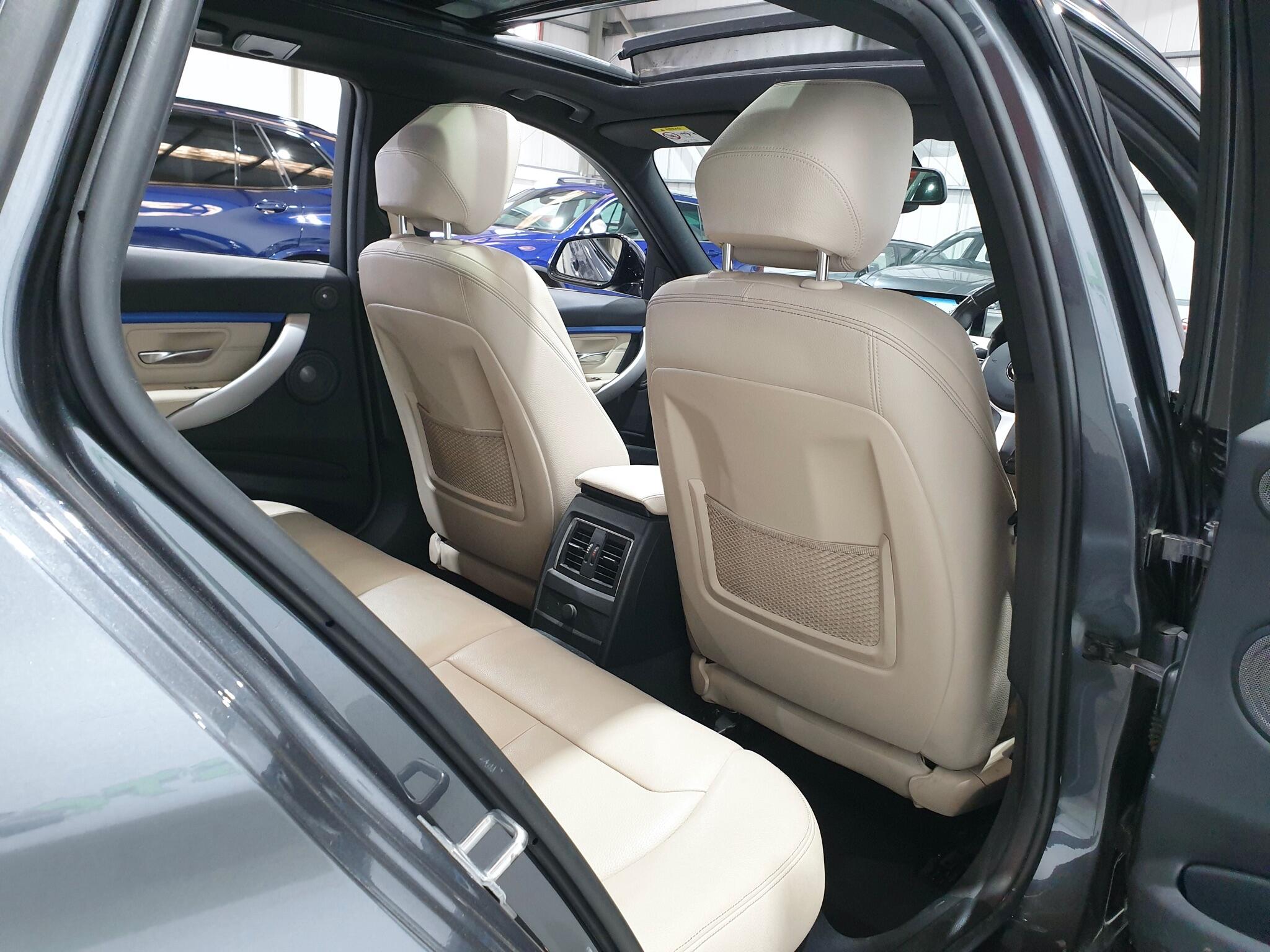 BMW 3 Series view 48