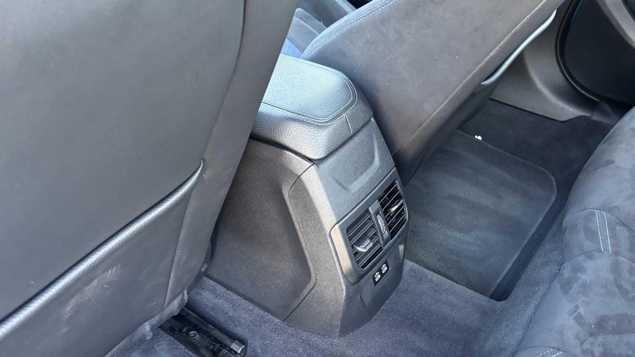 BMW 2 Series view 31