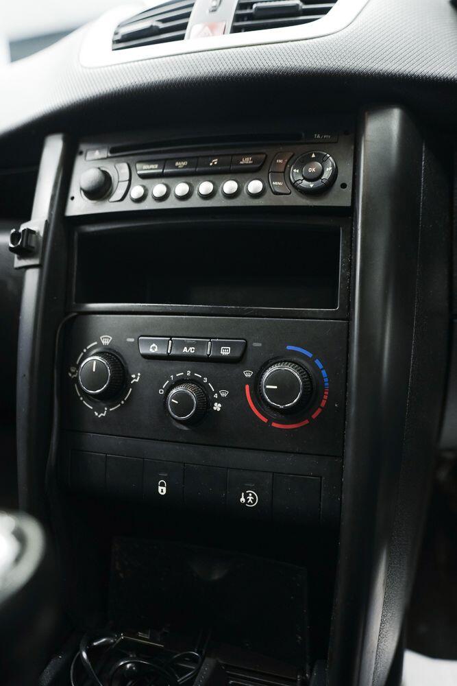 Peugeot 207 SW view 20