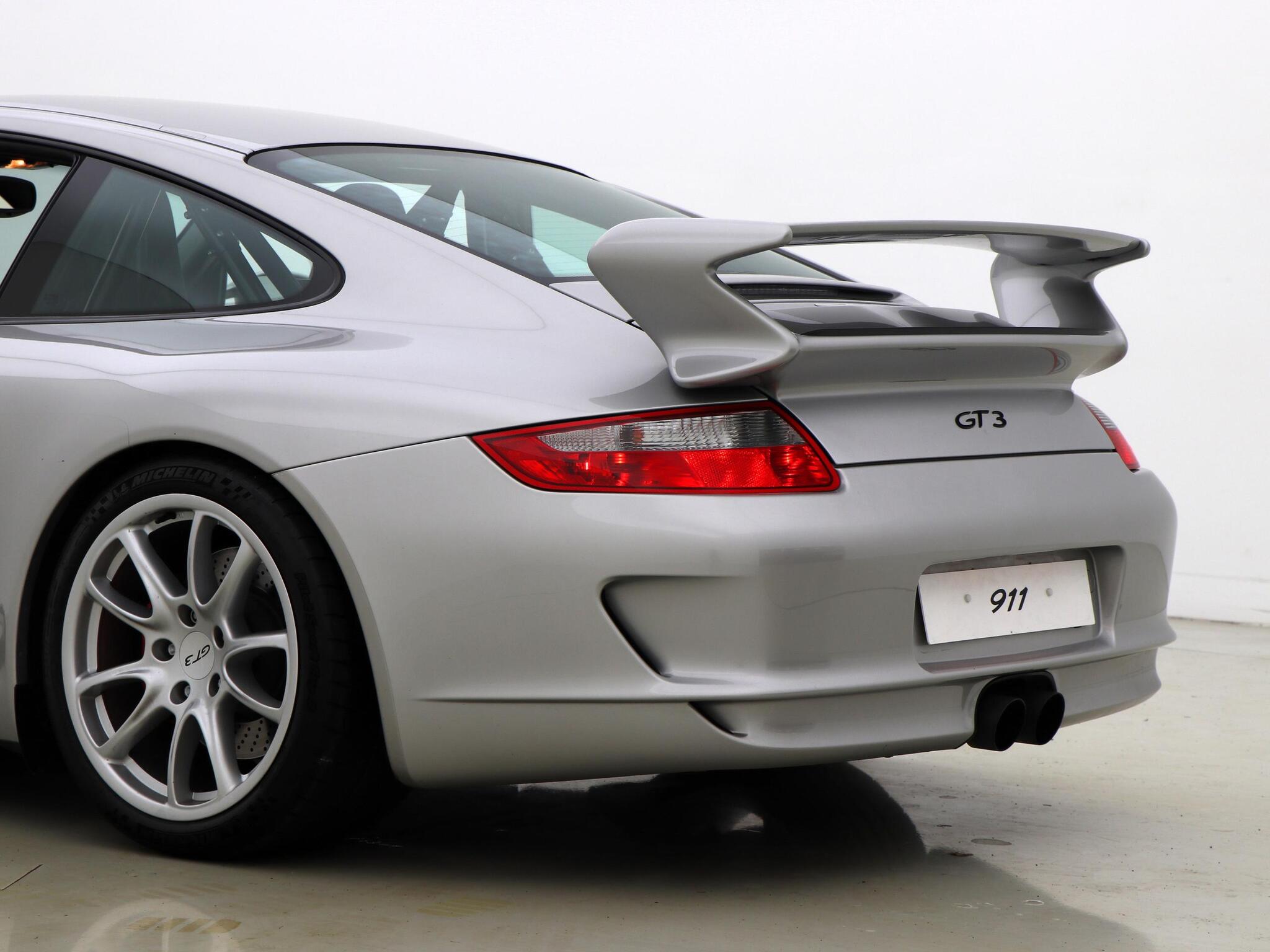 Porsche 911 view 21
