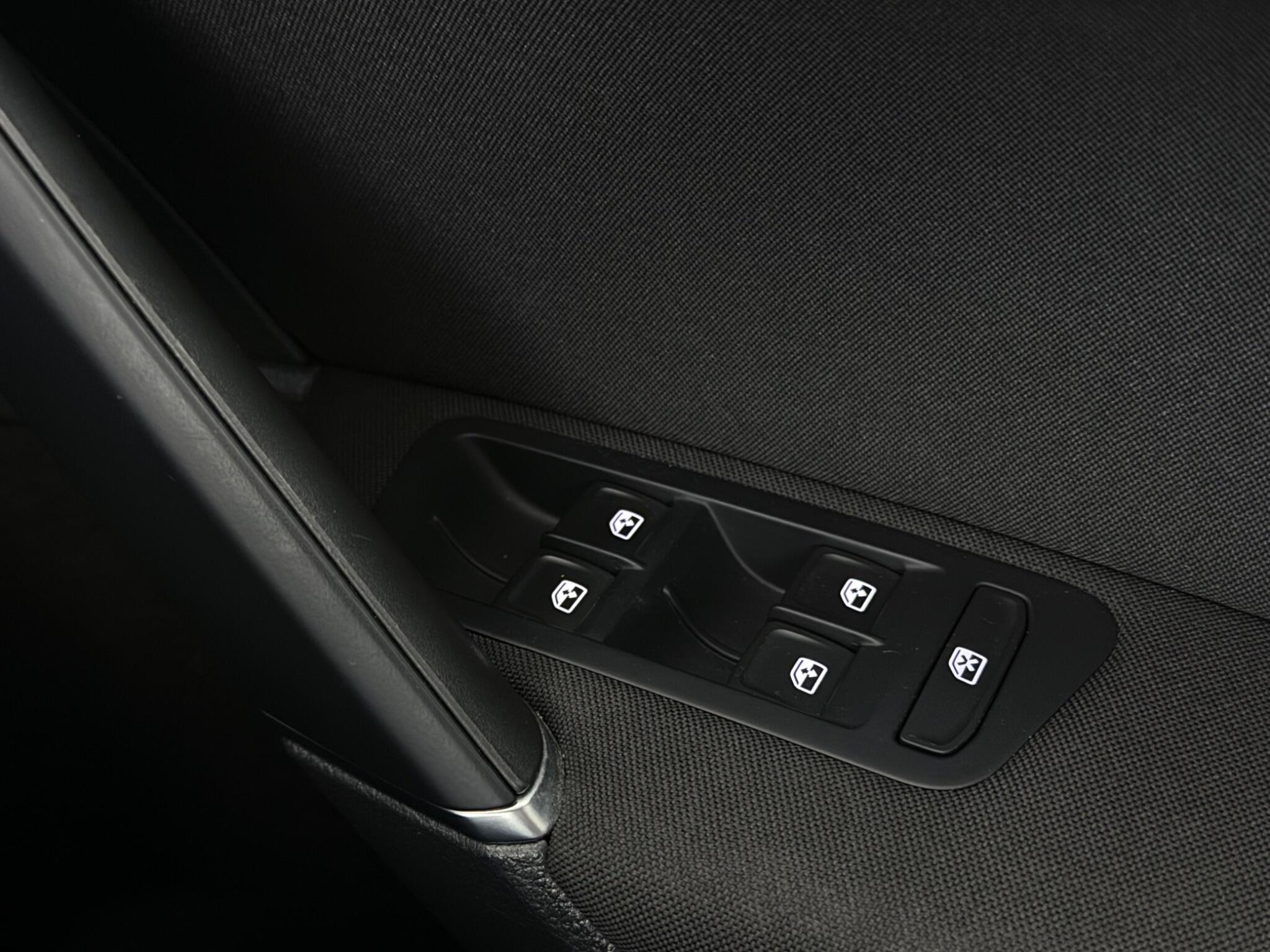 Volkswagen Golf view 16