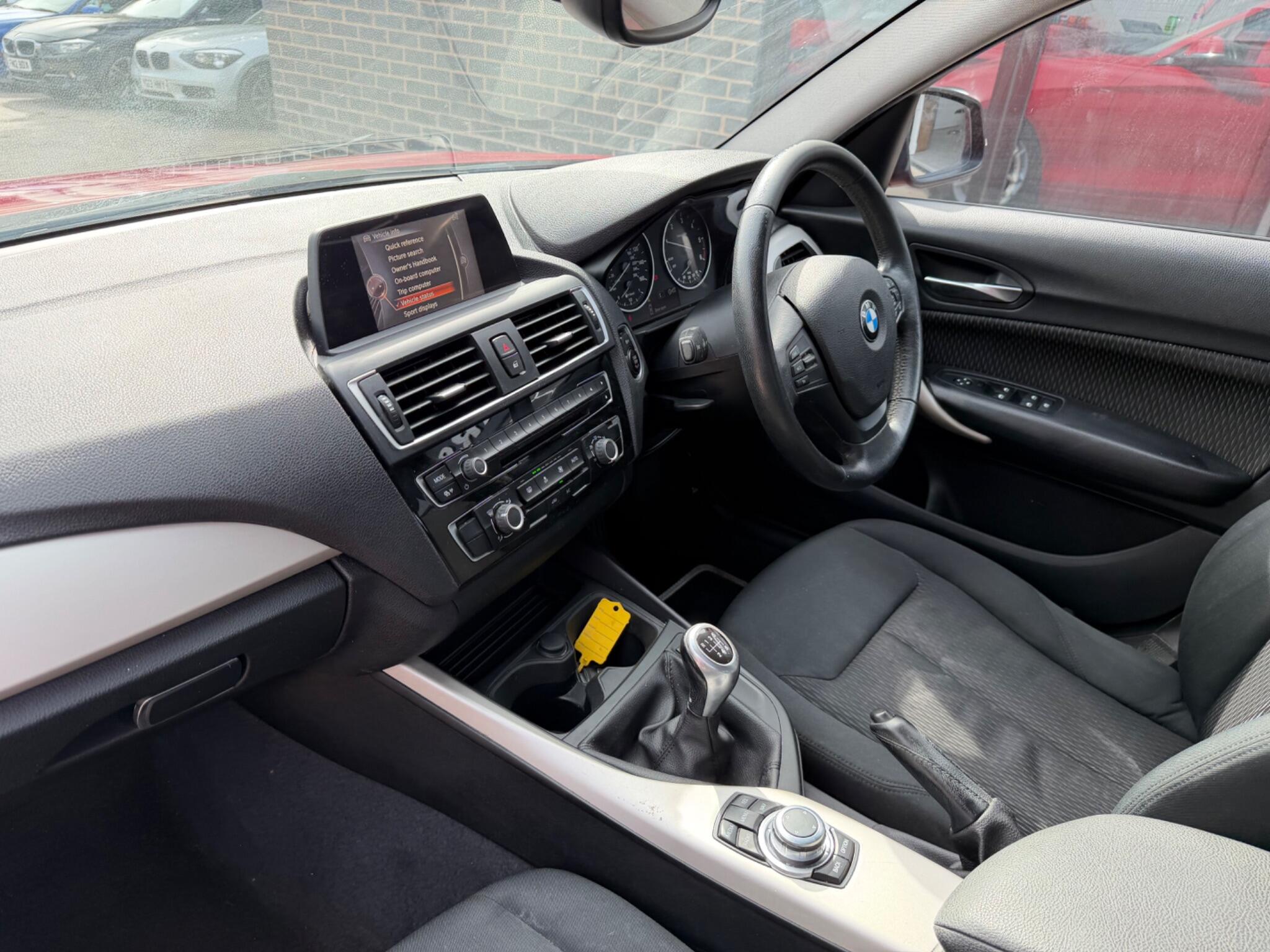 BMW 1 Series view 16