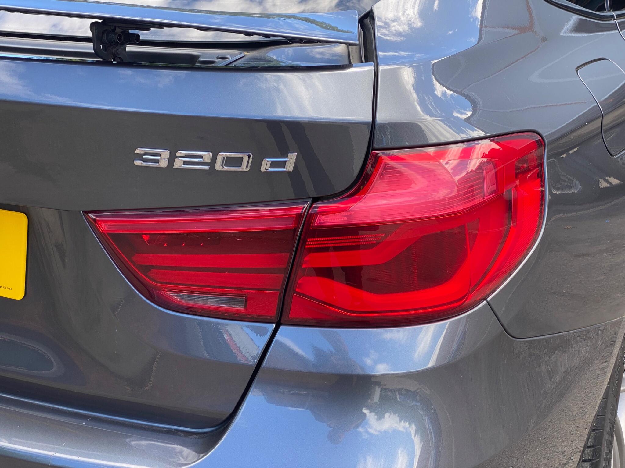 BMW 3 Series view 32