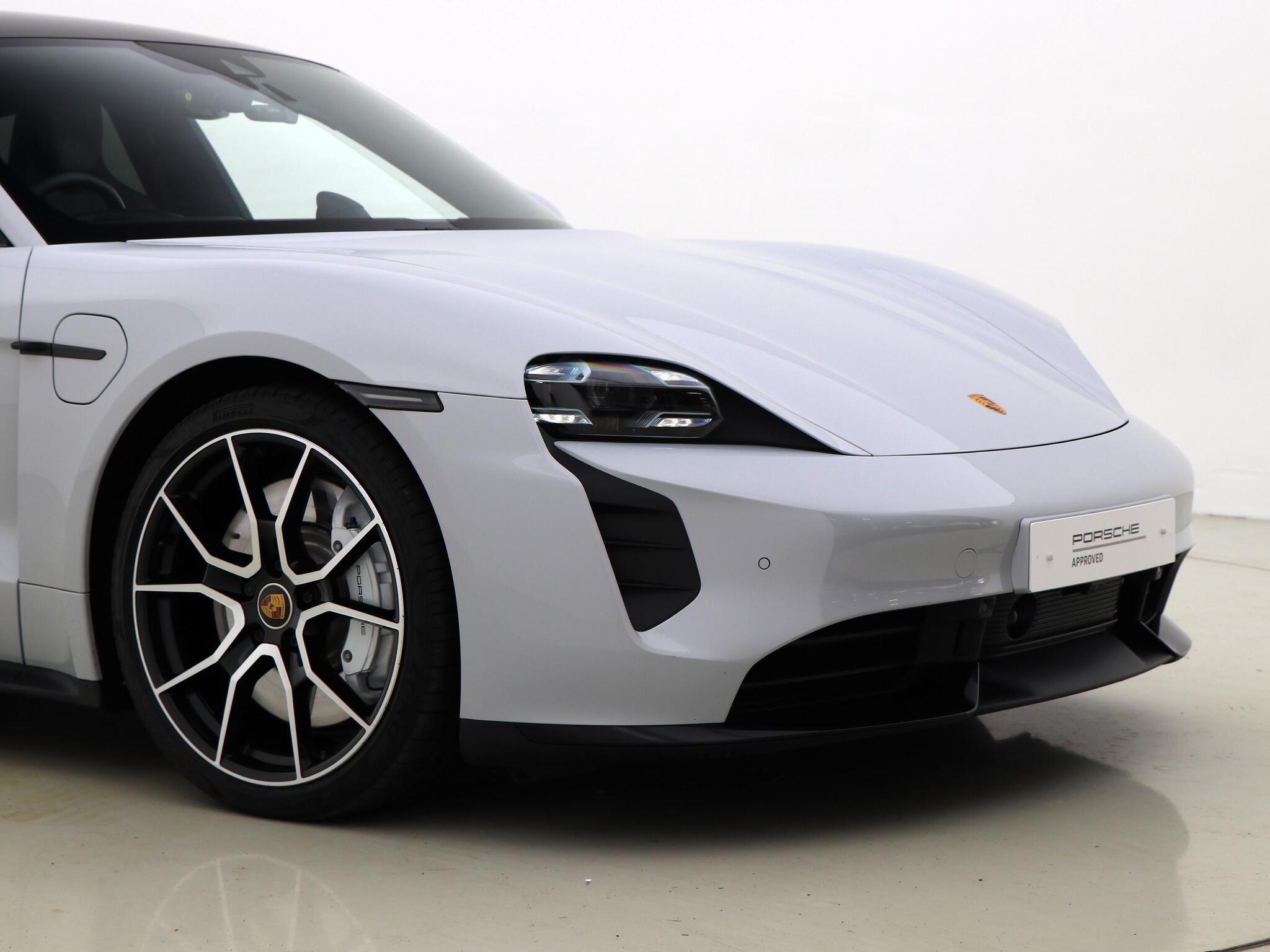 Porsche Taycan view 13