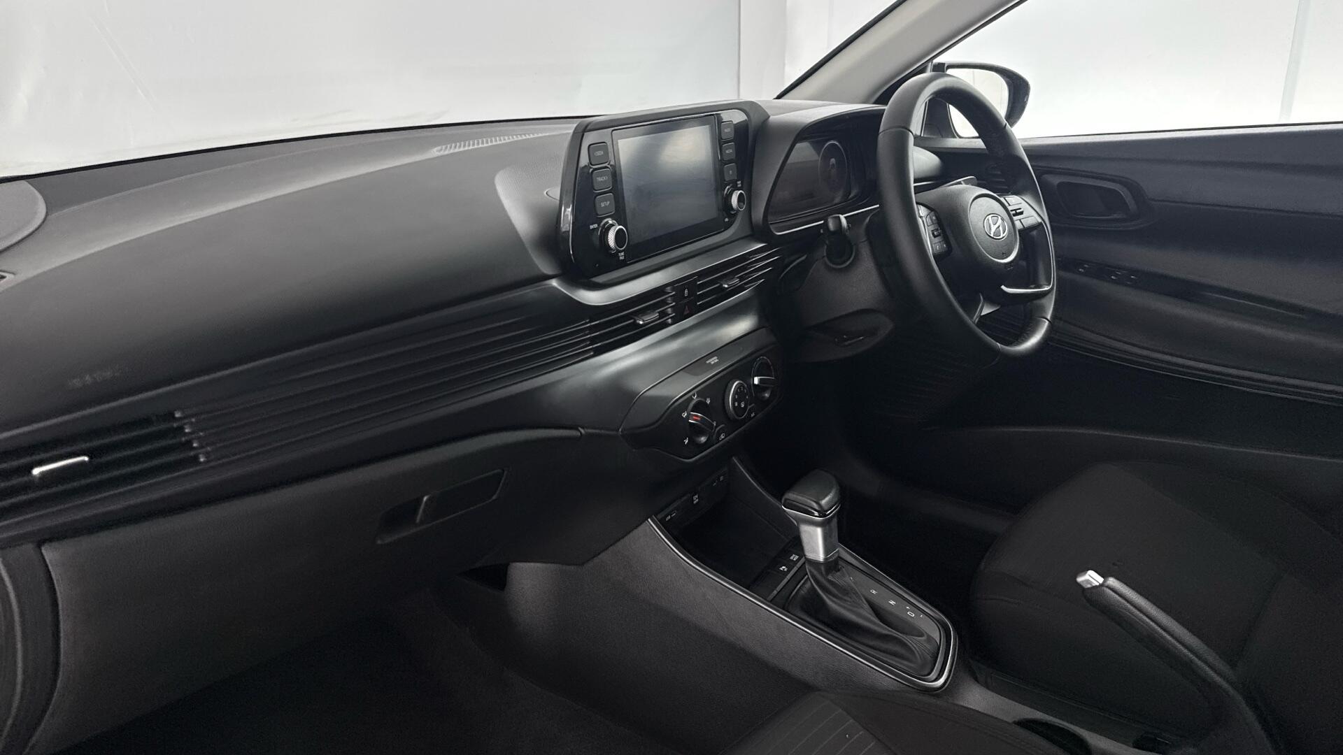 Hyundai i20 view 10